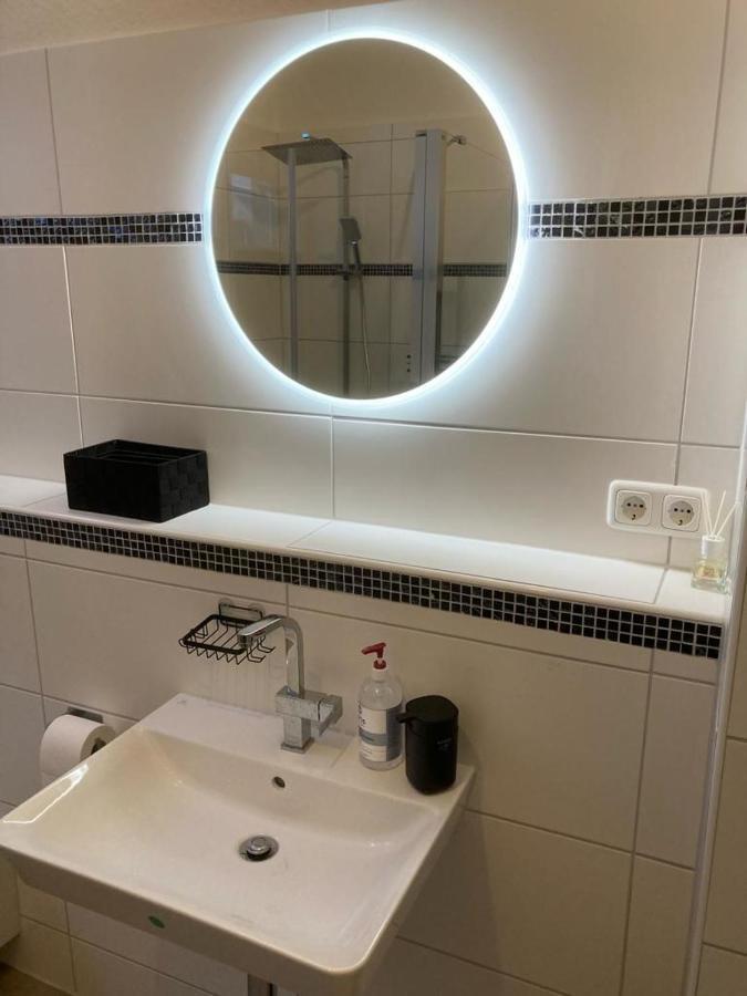 Familienwohnung Am Pfaffenteich Schwerin  Buitenkant foto